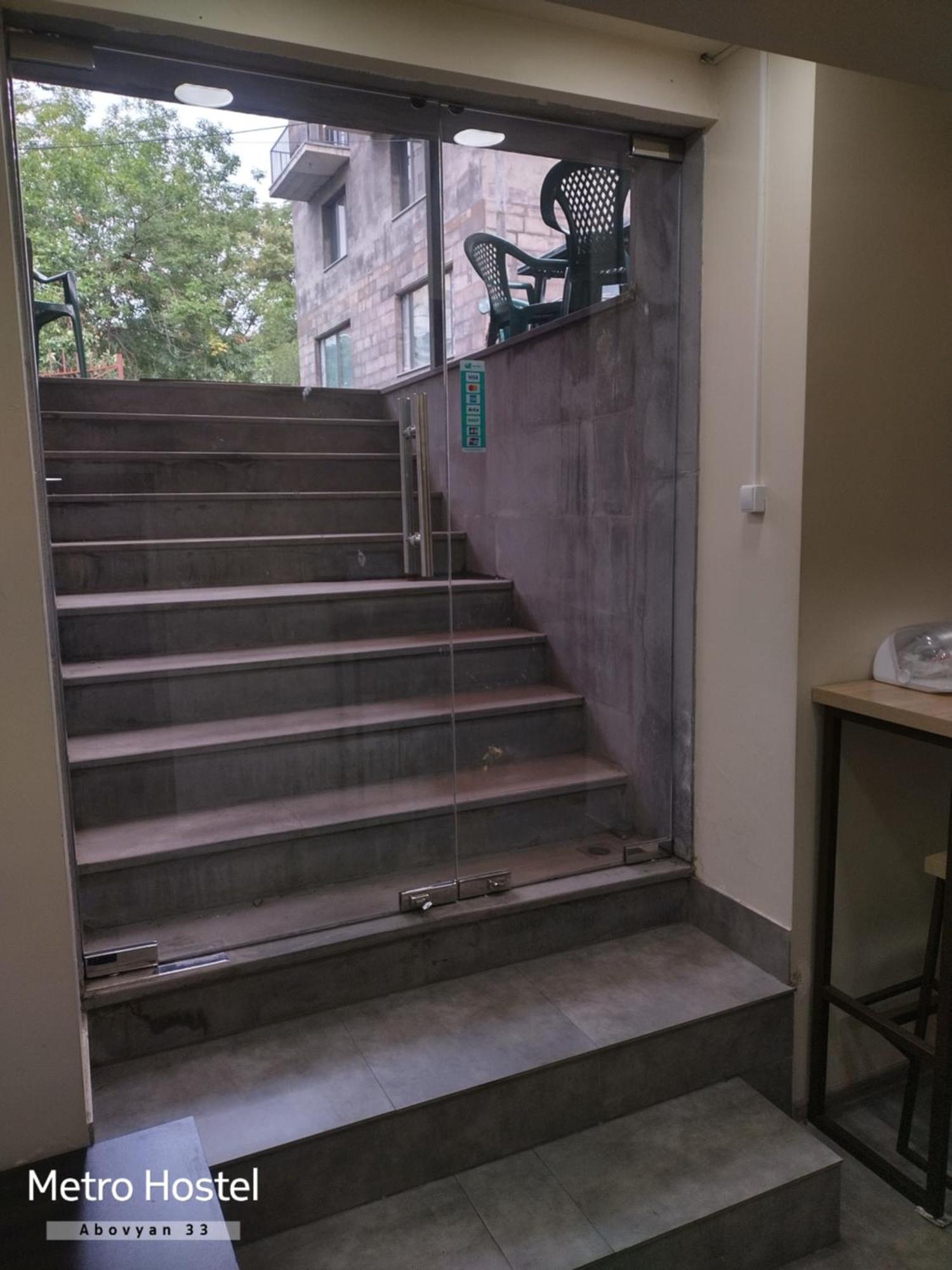 Metro Hostel Ереван Экстерьер фото