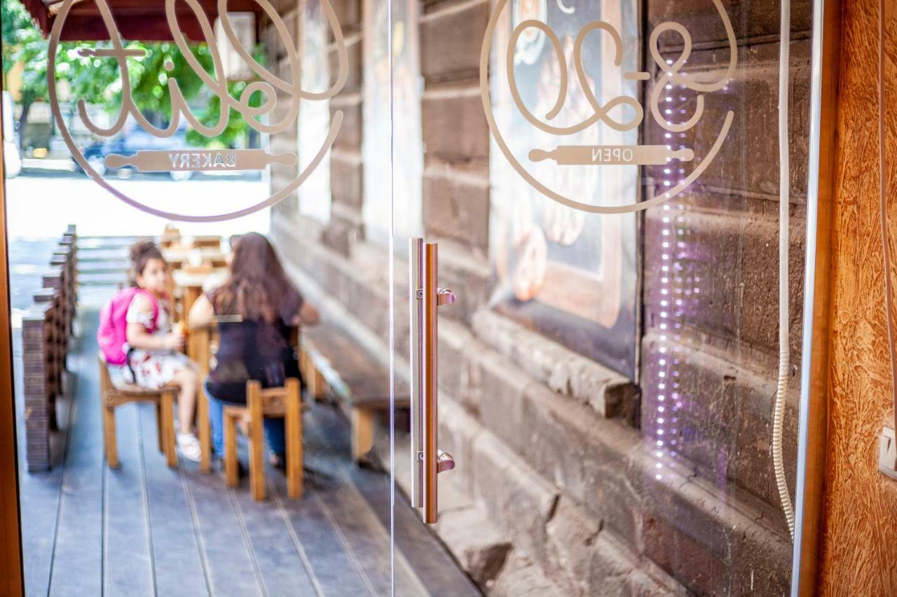 Metro Hostel Ереван Экстерьер фото