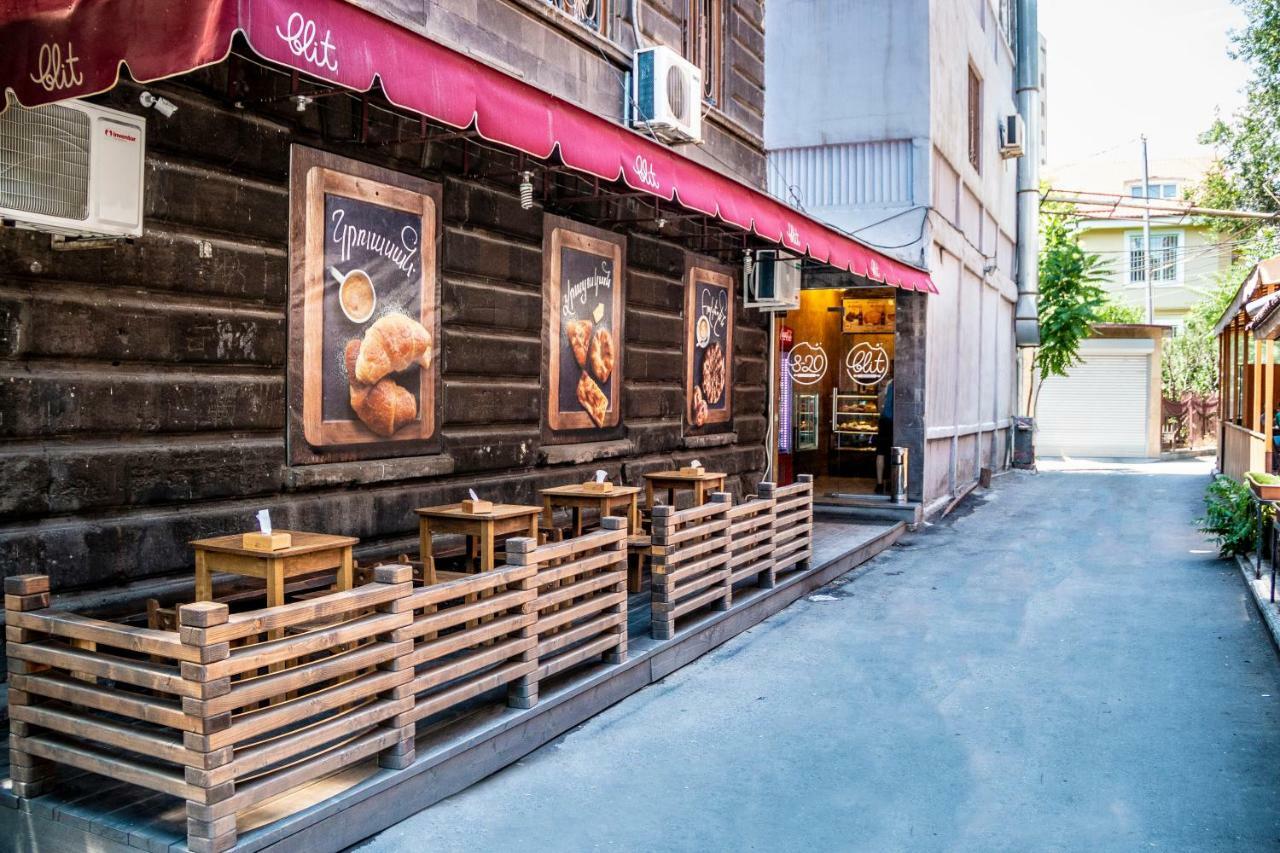 Metro Hostel Ереван Экстерьер фото