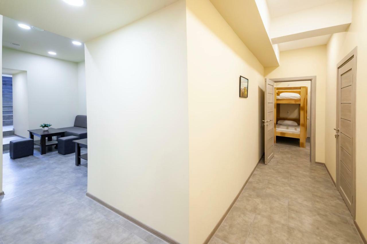 Metro Hostel Ереван Экстерьер фото